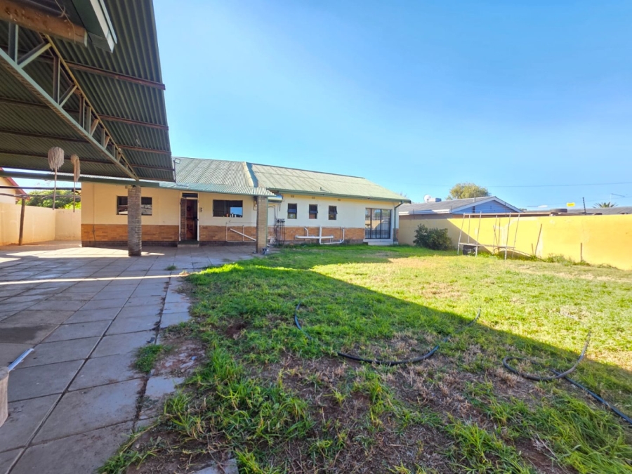 3 Bedroom Property for Sale in Verwoerdpark Northern Cape